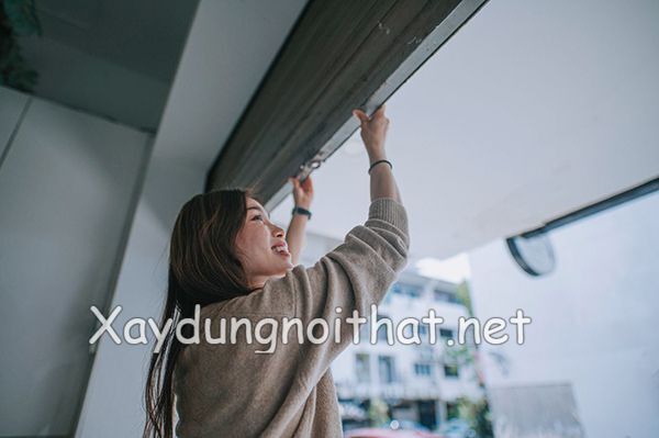 Cửa Cuốn Kéo Tay Giá Rẻ Bất Ngờ – Xem Ngay Mẫu Đẹp, Bền Bỉ, Dễ Dùng! cua cuon keo tay 1