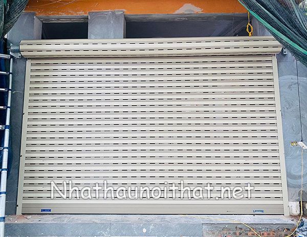 Báo Giá Cửa Cuốn Tự Động – Vận Hành Êm, Mẫu Đẹp, Giá Rẻ Bất Ngờ! cua cuon khe thoang 18
