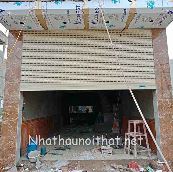 Báo Giá Cửa Cuốn Tự Động – Vận Hành Êm, Mẫu Đẹp, Giá Rẻ Bất Ngờ! Cửa cuốn tự động khe thoáng
