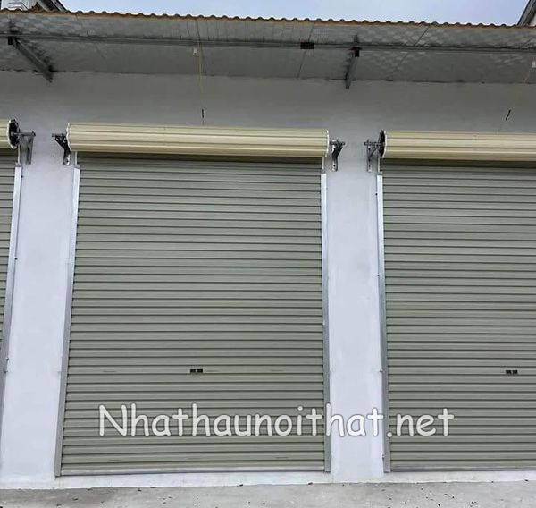 Báo Giá Cửa Cuốn Tự Động – Vận Hành Êm, Mẫu Đẹp, Giá Rẻ Bất Ngờ! cua cuon tam lien 13