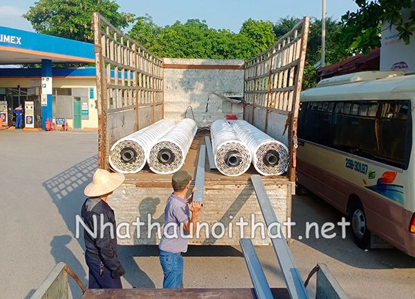 Giá Lắp Đặt Cửa Cuốn Mới Nhất 2025 – Xem Ngay Trước Khi Thi Công! truc than cua cuon 2