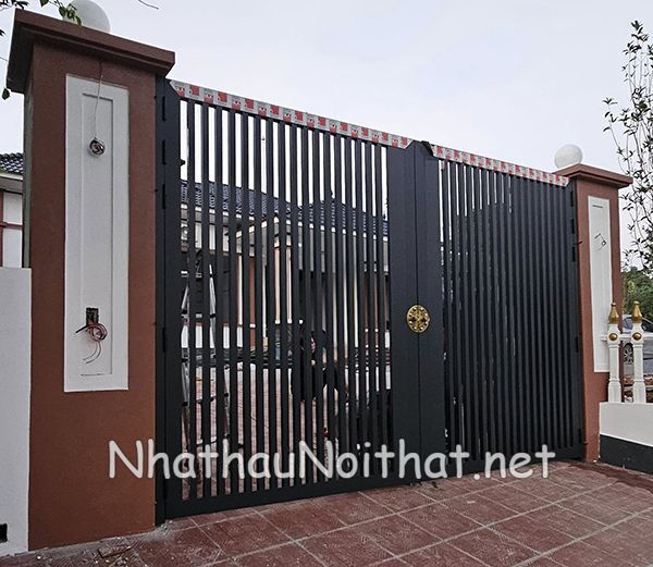 Xem Báo Giá & 50 Mẫu Cửa Cổng Sắt 2 Cánh Đẹp, Đơn Giản, Hiện Đại cua cong sat 2 canh don gian 4