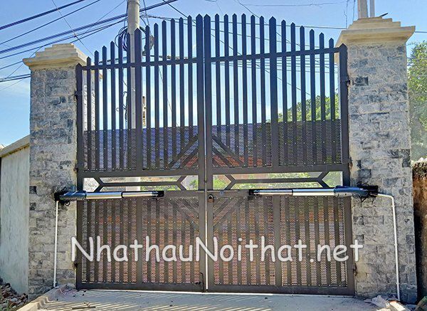 Xem Báo Giá & 50 Mẫu Cửa Cổng Sắt 2 Cánh Đẹp, Đơn Giản, Hiện Đại cua cong sat 2 canh don gian 5