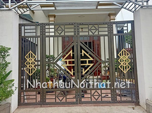 Khám Phá 50 Mẫu Cửa Cổng Sắt 4 Cánh Đẹp, Đơn Giản - Giá Rẻ Bất Ngờ cua cong sat 4 canh 5