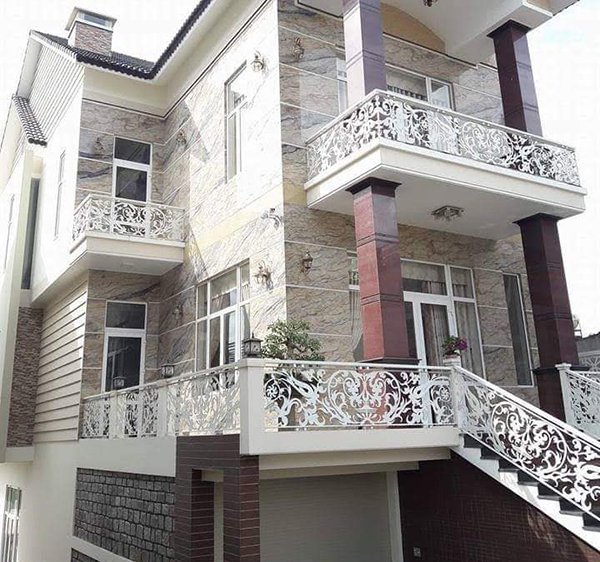 Giá Lan Can Sắt CNC Bao Nhiêu? Xem Ngay 50 Mẫu Đẹp Nhất Hiện Nay lan can sat cnc 36