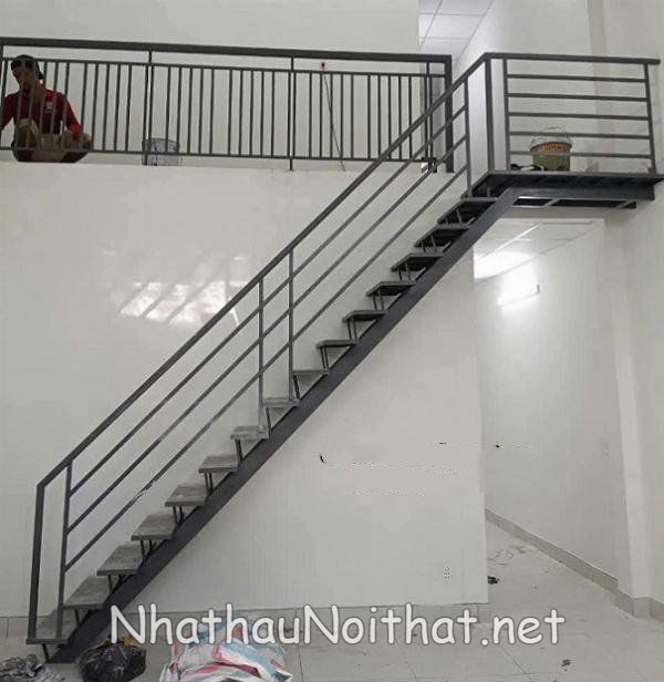 Tổng Hợp 50 Mẫu Cầu Thang Sắt Đẹp Hiện Đại - Xem Báo Giá Mới Nhất cau thang sat gac lung 45