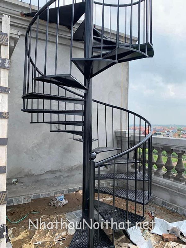 Cầu Thang Sắt Ngoài Trời Giá Bao Nhiêu? Khám Phá 50 Mẫu Đẹp Nhất Mẫu cầu thang sắt xoắn đẹp