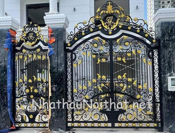 cua cong sat my thuat 24