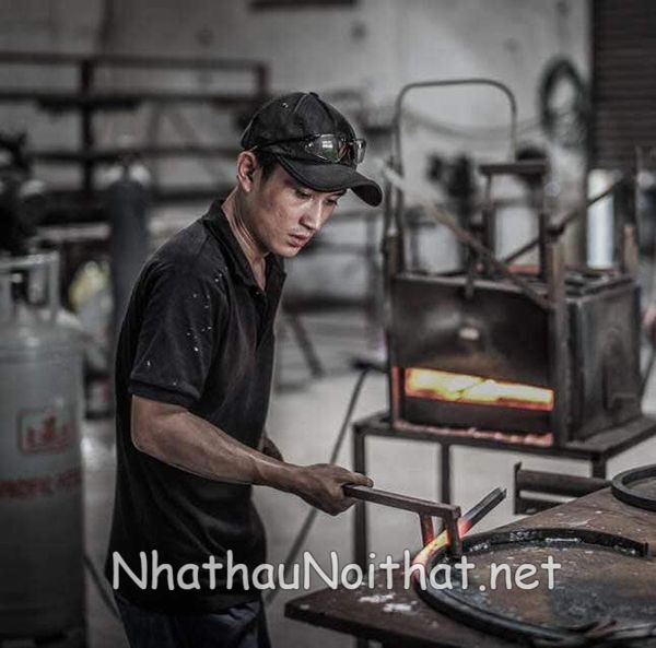 Top 50 Mẫu Cửa Sắt 2 Cánh Đẹp Nhất – Giá Rẻ Bất Ngờ, Xem Ngay! gia cong lam cua cong sat my thuat 11