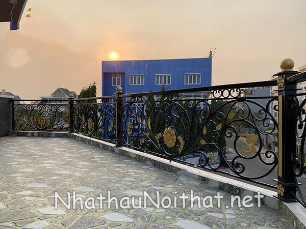 Top 50 Mẫu Lan Can Sắt Đẹp, Sang Trọng, Hiện Đại – Giá Rẻ Bất Ngờ! lan can sat san thuong 2
