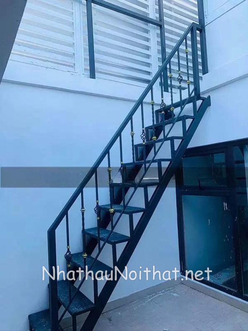 Cầu Thang Sắt Ngoài Trời Giá Bao Nhiêu? Khám Phá 50 Mẫu Đẹp Nhất cau thang sat ngoai troi 6