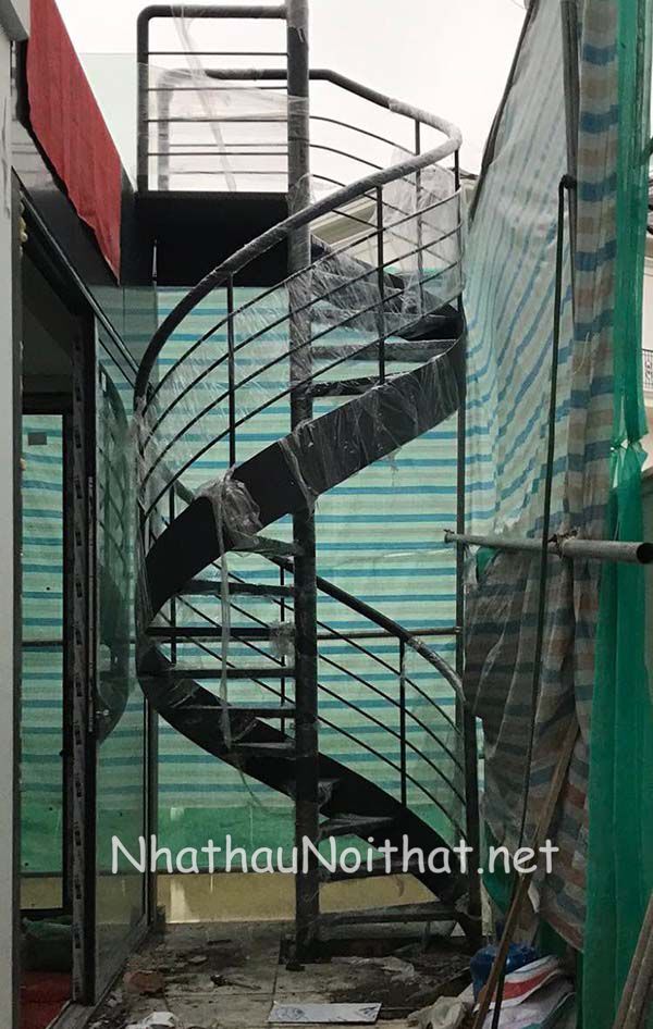 Cầu Thang Sắt Ngoài Trời Giá Bao Nhiêu? Khám Phá 50 Mẫu Đẹp Nhất cau thang sat ngoai troi 8