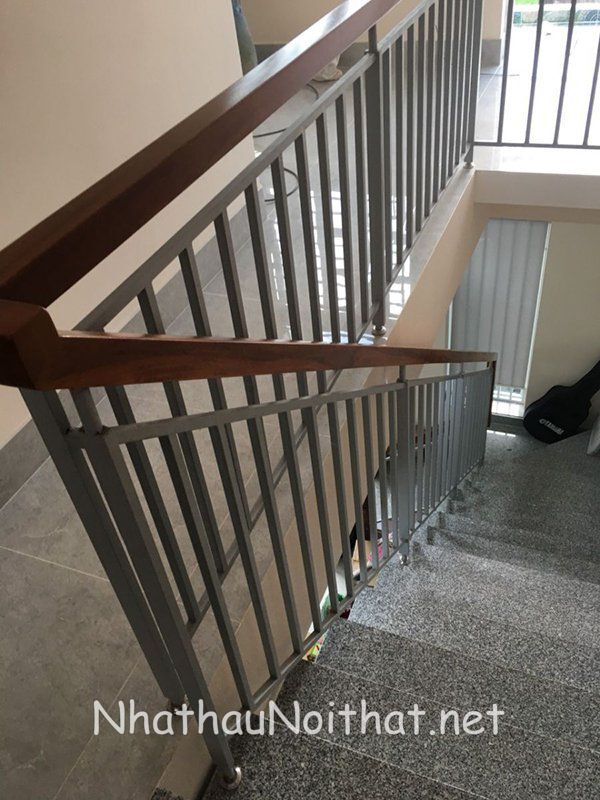 Xem 50 Mẫu Lan Can Cầu Thang Sắt Đẹp Hiện Đại – Báo Giá Hấp Dẫn! lan can cau thang sat 16