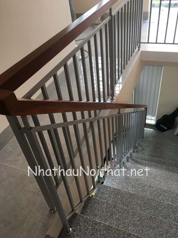 Xem 50 Mẫu Lan Can Cầu Thang Sắt Đẹp Hiện Đại – Báo Giá Hấp Dẫn! lan can cau thang sat 31