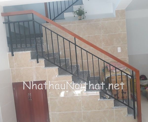Xem 50 Mẫu Lan Can Cầu Thang Sắt Đẹp Hiện Đại – Báo Giá Hấp Dẫn! lan can cau thang sat 32