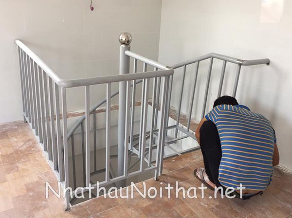 Xem 50 Mẫu Lan Can Cầu Thang Sắt Đẹp Hiện Đại – Báo Giá Hấp Dẫn! lan can cau thang sat 33