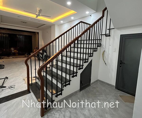 Xem 50 Mẫu Lan Can Cầu Thang Sắt Đẹp Hiện Đại – Báo Giá Hấp Dẫn! lan can cau thang sat 7