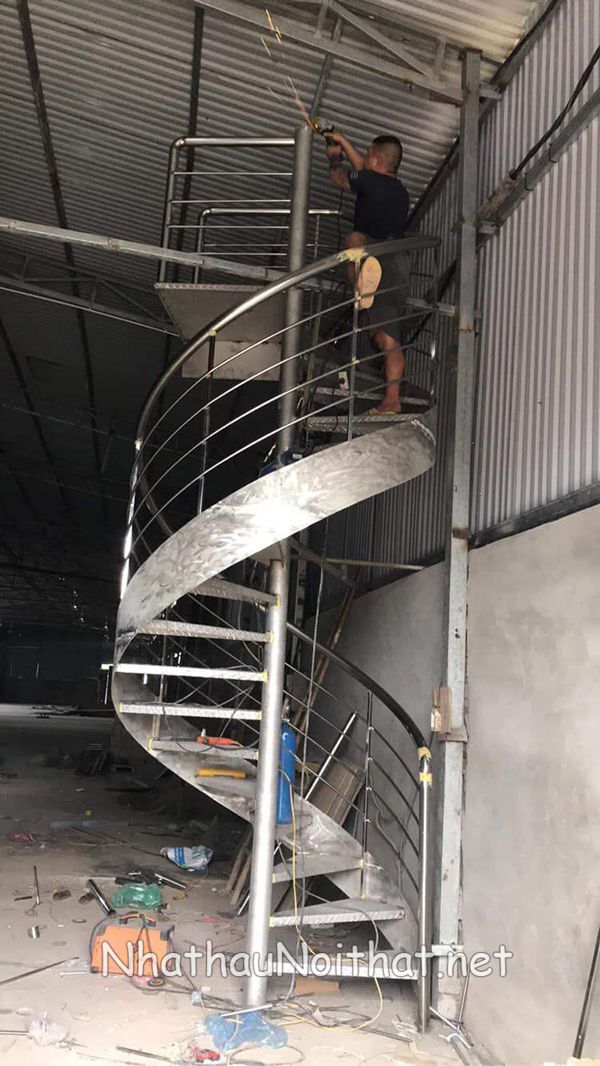 Tổng Hợp 50 Mẫu Cầu Thang Sắt Đẹp Hiện Đại - Xem Báo Giá Mới Nhất cau thang sat dep 9