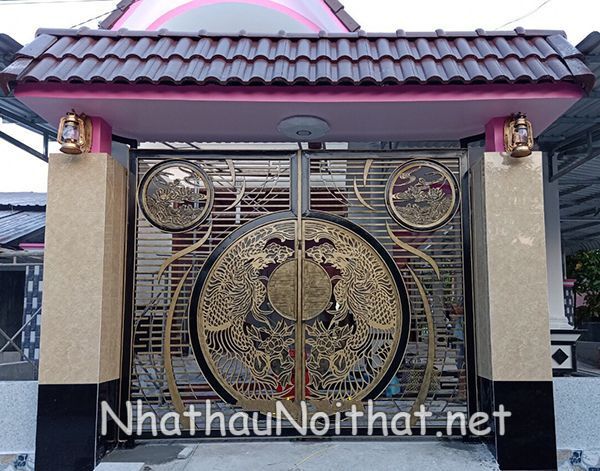 Mê Mẩn Với 50 Mẫu Cửa Cổng Sắt CNC Đẹp Hiện Đại – Giá Cực Ưu Đãi! cua cong sat CNC 2 canh 14