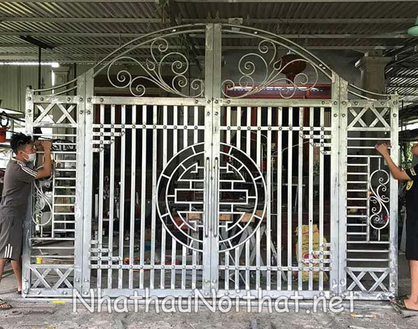 gia cong lap dat cua cong inox 11