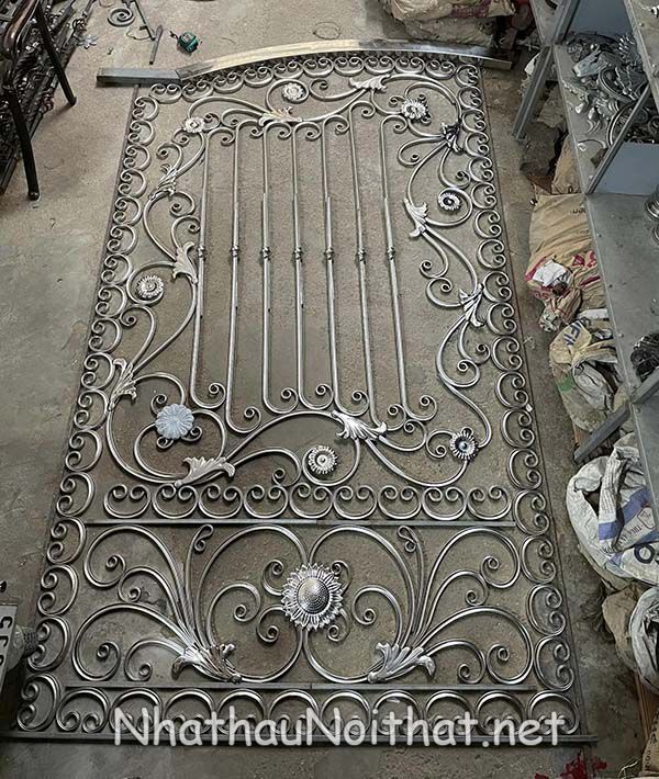 gia cong lap dat cua cong inox 5