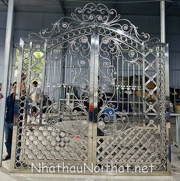 gia cong lap dat cua cong inox 8