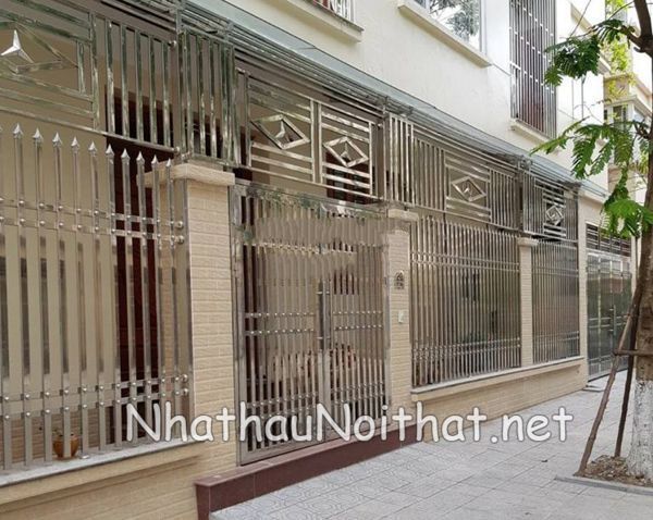 khung bao ve inox 26