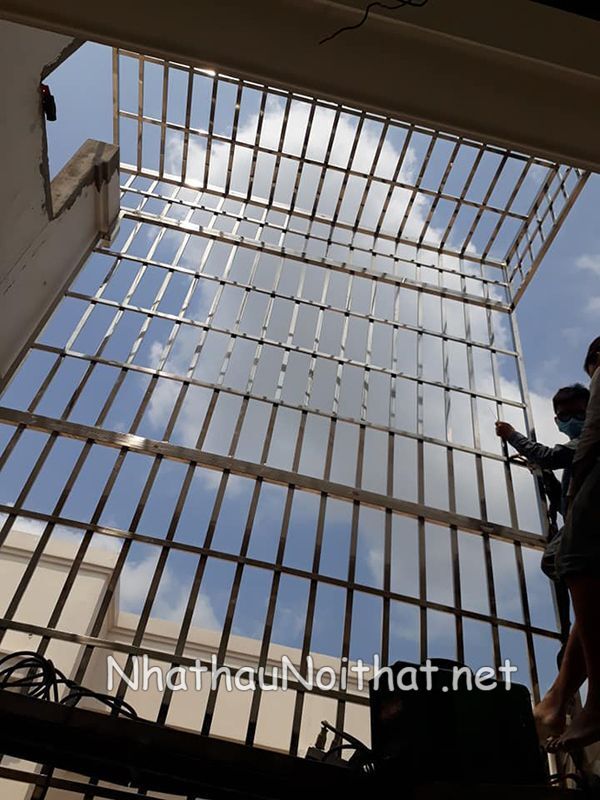 khung bao ve inox 39