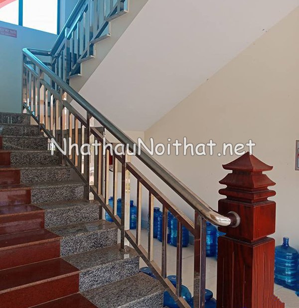 mau cau thang inox 11