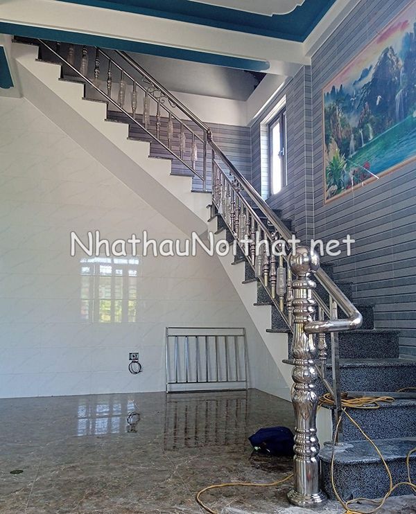 mau cau thang inox 20