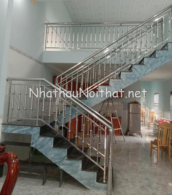 mau cau thang inox 21