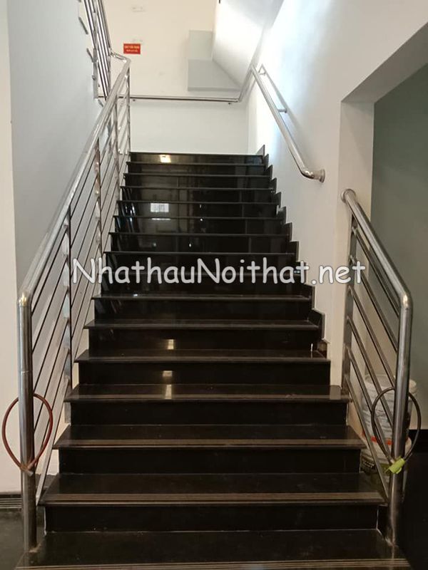 mau cau thang inox 33