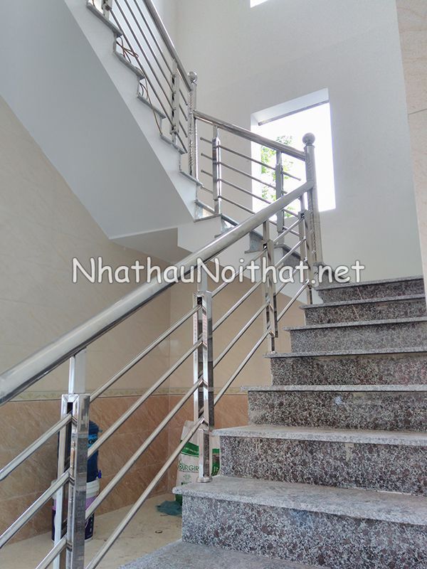 mau cau thang inox 36