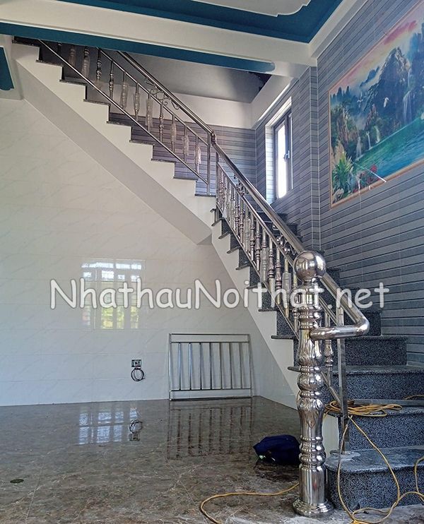 mau cau thang inox 40