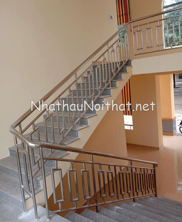 mau cau thang inox 6