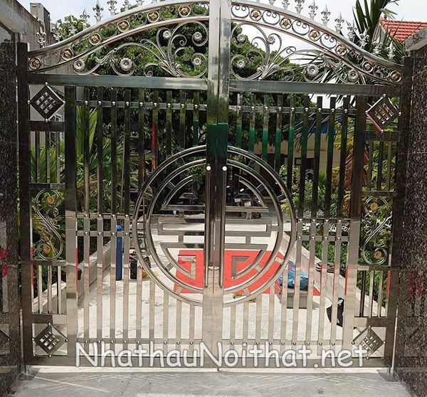 Xem 50 Mẫu Cửa Cổng Inox 2 Cánh Đẹp Vừa Ra Mắt – Báo Giá Cực Hấp Dẫn mau cua cong inox 2 canh 35