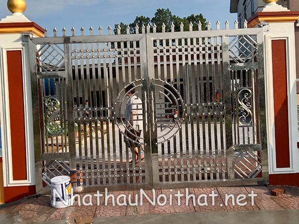 Xem 50 Mẫu Cửa Cổng Inox 2 Cánh Đẹp Vừa Ra Mắt – Báo Giá Cực Hấp Dẫn mau cua cong inox 2 canh 39