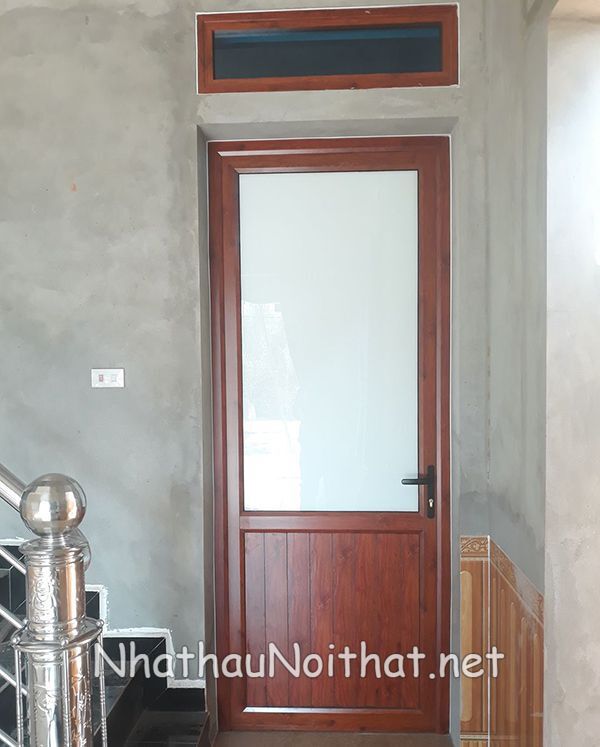 cua nhom nha ve sinh 12