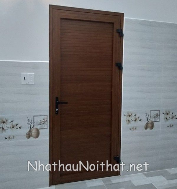 cua nhom nha ve sinh 13