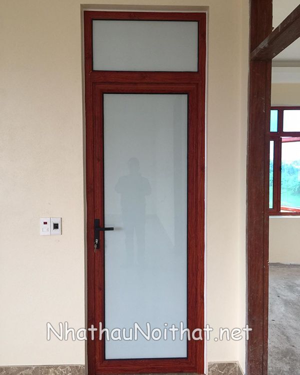 cua nhom nha ve sinh 15