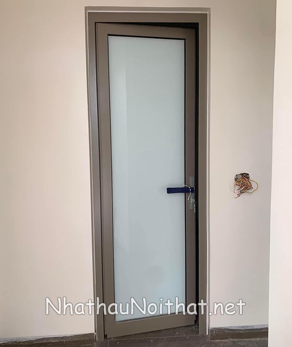 cua nhom nha ve sinh 29