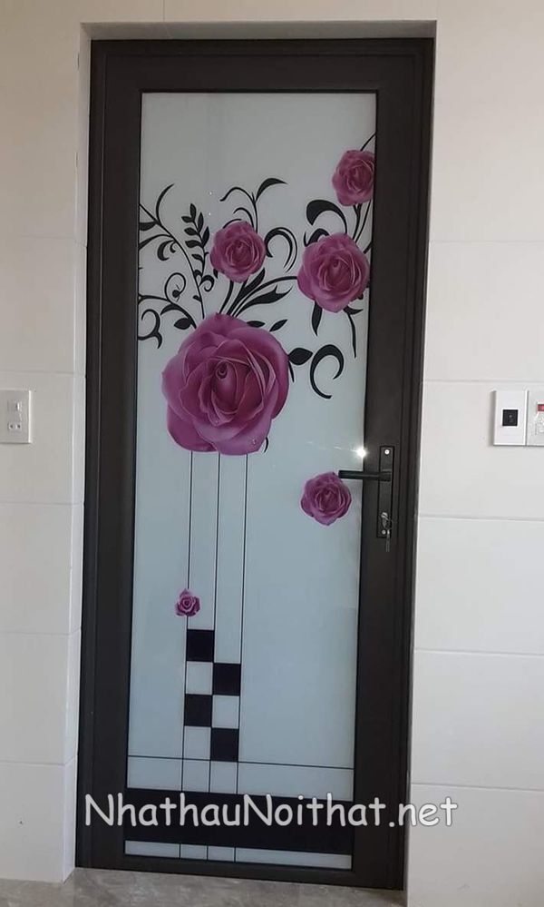 cua nhom nha ve sinh 9