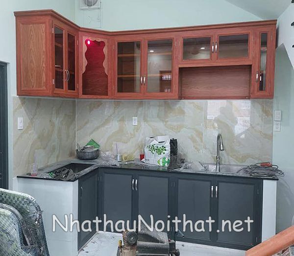 Xem 50 Mẫu Tủ Bếp Nhôm Kính Giá Rẻ Mới Nhất - Giá Chỉ Từ 1,2tr/md tu bep nhom kinh gia re 10