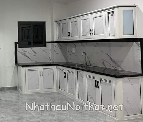 Xem 50 Mẫu Tủ Bếp Nhôm Kính Giá Rẻ Mới Nhất - Giá Chỉ Từ 1,2tr/md tu bep nhom kinh gia re 12