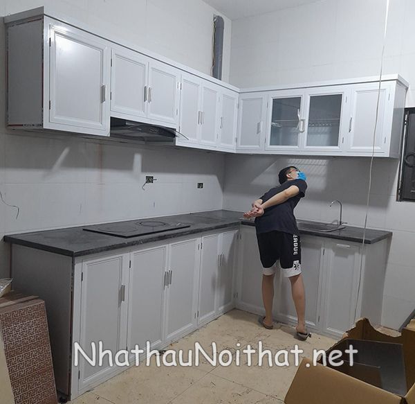 Xem 50 Mẫu Tủ Bếp Nhôm Kính Giá Rẻ Mới Nhất - Giá Chỉ Từ 1,2tr/md tu bep nhom kinh gia re 29