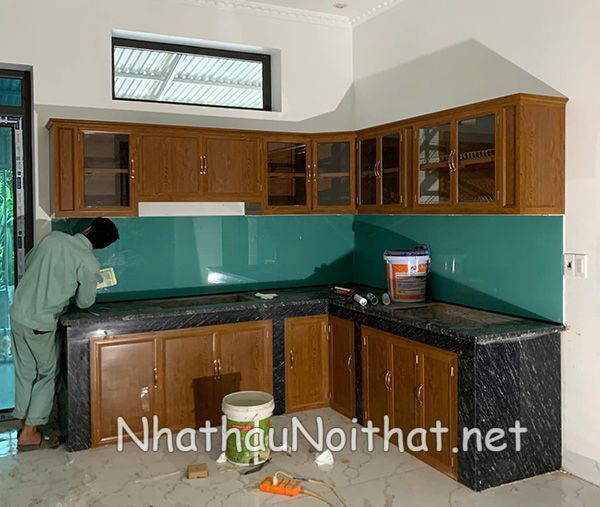 Xem 50 Mẫu Tủ Bếp Nhôm Kính Giá Rẻ Mới Nhất - Giá Chỉ Từ 1,2tr/md tu bep nhom kinh gia re 38