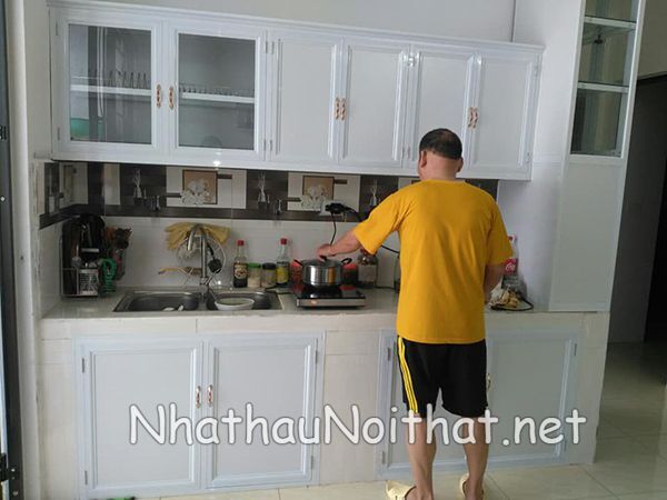 Xem 50 Mẫu Tủ Bếp Nhôm Kính Giá Rẻ Mới Nhất - Giá Chỉ Từ 1,2tr/md tu bep nhom kinh gia re 40