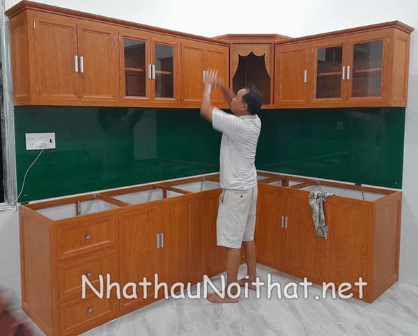 Xem 50 Mẫu Tủ Bếp Nhôm Kính Giá Rẻ Mới Nhất - Giá Chỉ Từ 1,2tr/md tu bep nhom kinh gia re 41