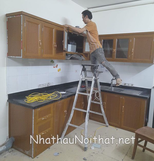 Xem 50 Mẫu Tủ Bếp Nhôm Kính Giá Rẻ Mới Nhất - Giá Chỉ Từ 1,2tr/md tu bep nhom kinh gia re 52