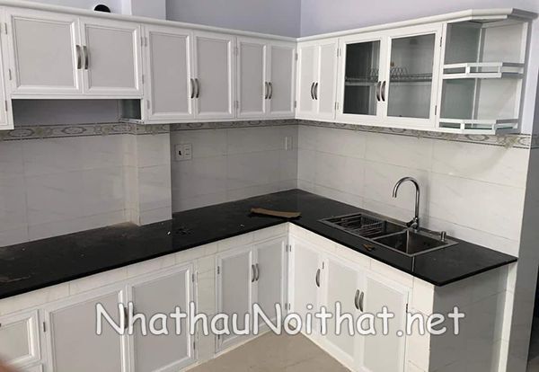 Xem 50 Mẫu Tủ Bếp Nhôm Kính Giá Rẻ Mới Nhất - Giá Chỉ Từ 1,2tr/md tu bep nhom kinh gia re 7